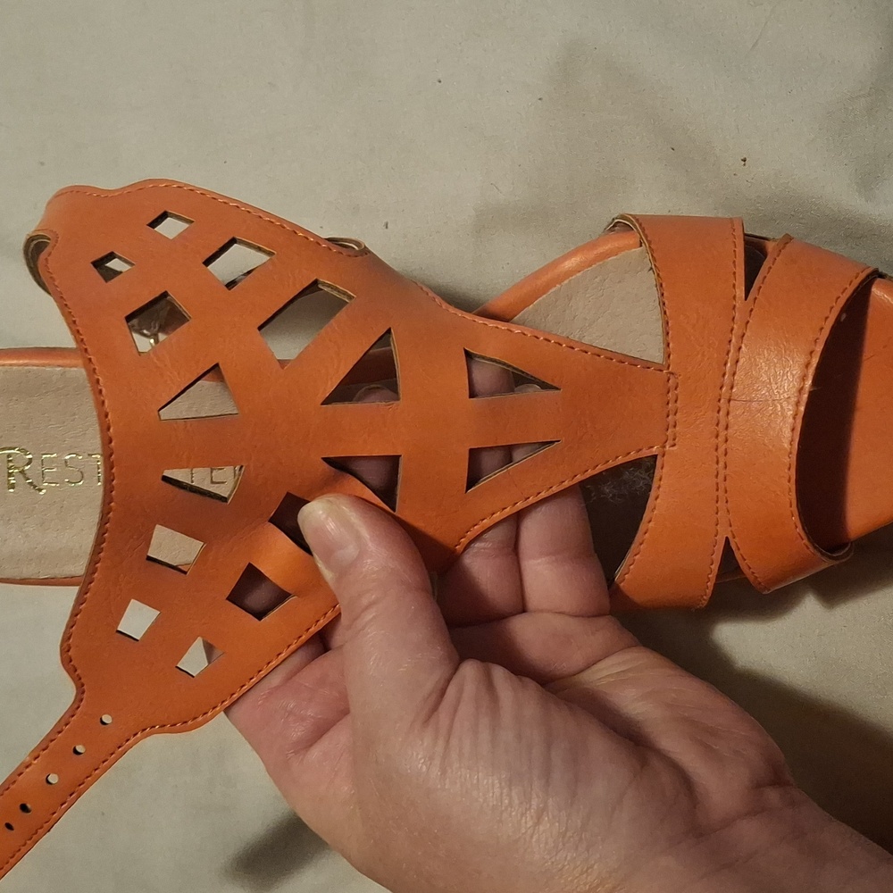 Restricted Orange Cage Wedges - Picture 7 of 8